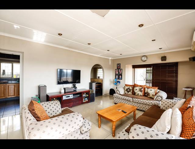 3 BEDROOM HOUSE FOR SALE IN AVOCA